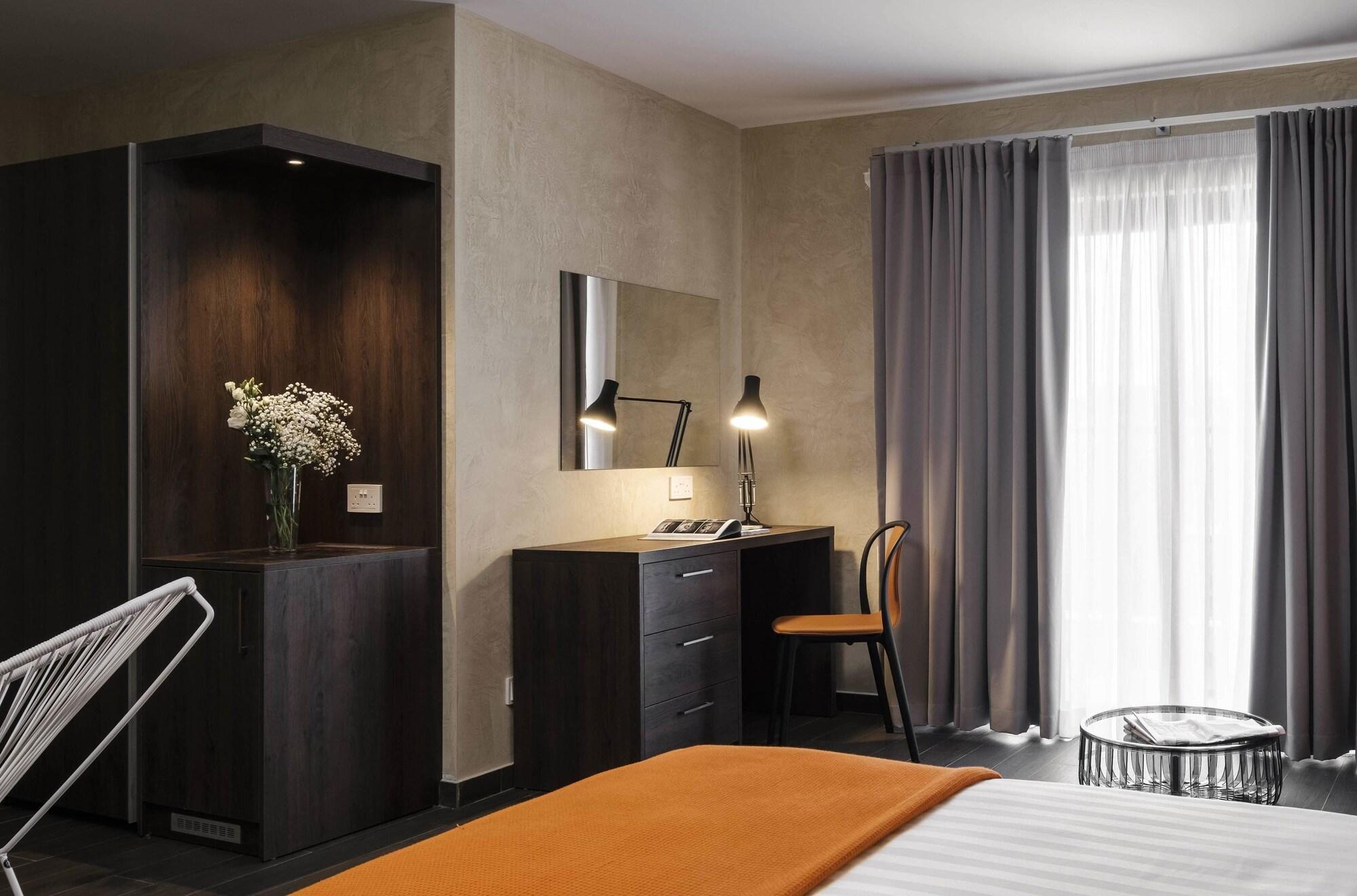 Adelphi Boutique Hotel Rabat Bagian luar foto