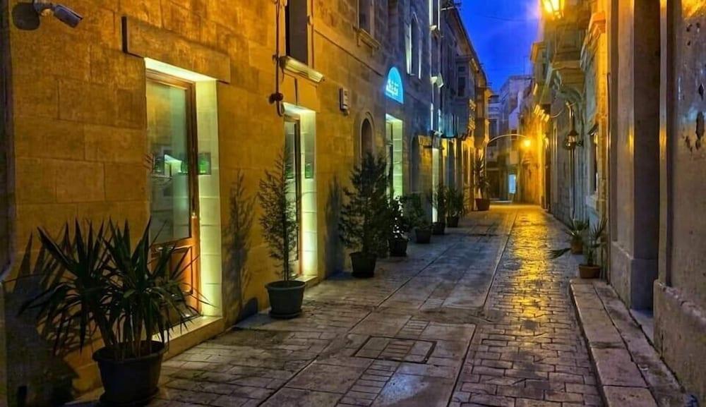 Adelphi Boutique Hotel Rabat Bagian luar foto